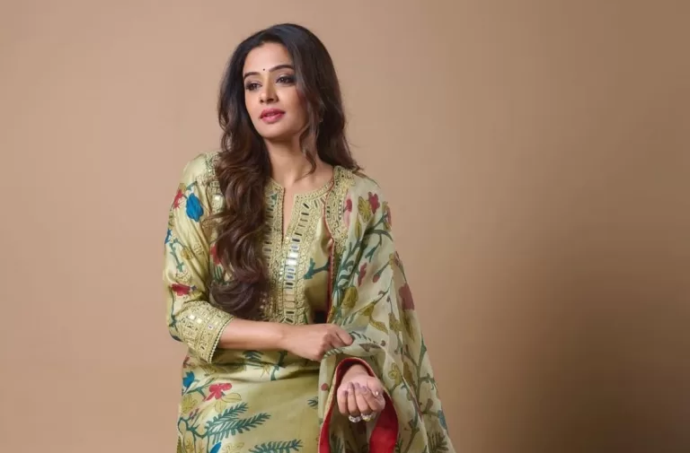 “Chic Comfort: Priya Mani Raj Stuns in Palazzo Set”