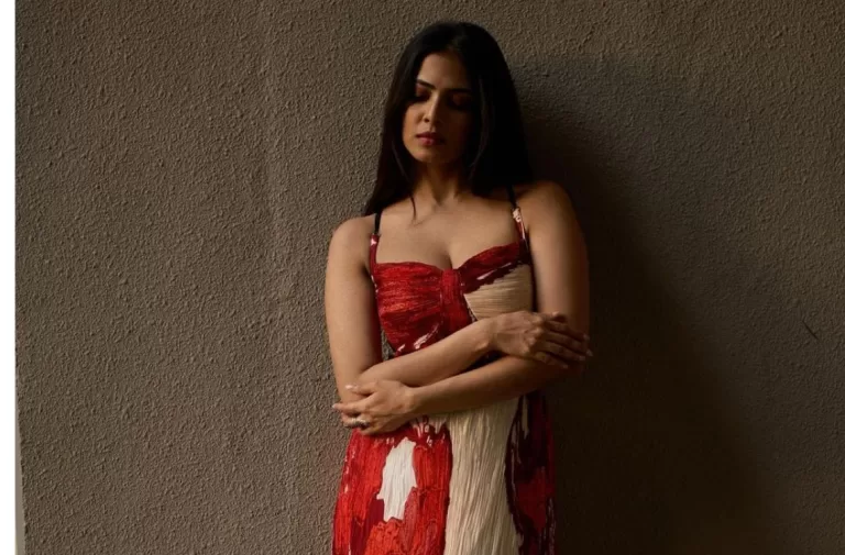 Malavika Mohanan latest clicks : Very Cute