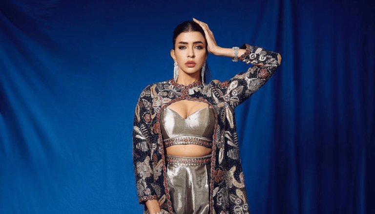 Latest Hot and Stunning Pics of Manchu Lakshmi Prasanna