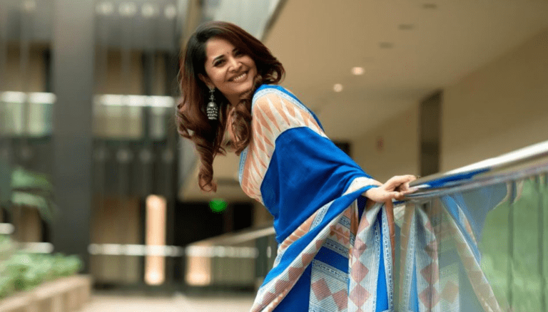 Anasuya Bharadwaj Looks Beautiful in Blue Saree