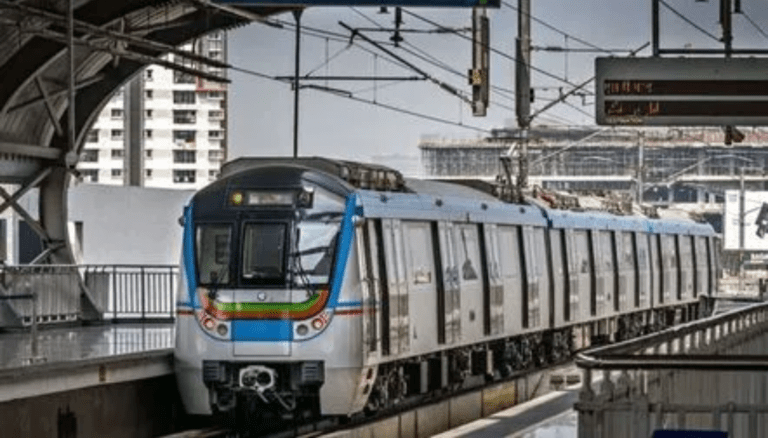 Hyderabad Metro Rail Services Delayed on Uppal-Raidurg Section: Passengers Stuck for 30 Minutes