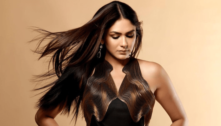 Mrunal Thakur Latest Hottest Clicks in Black