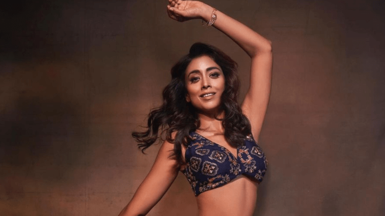 Shriya Saran Radiates Glam in Captivating Black.