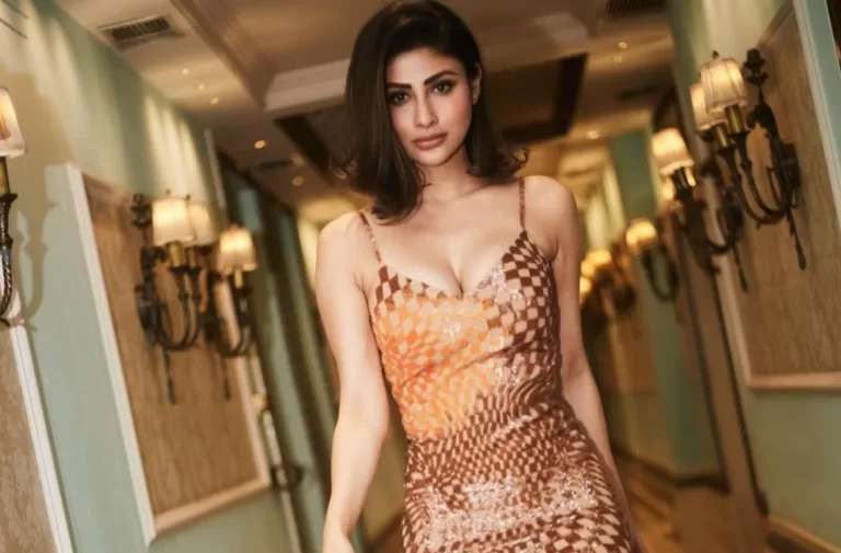 Mouni Roy Looking Very Sexy in this Outfit | Sensational Style