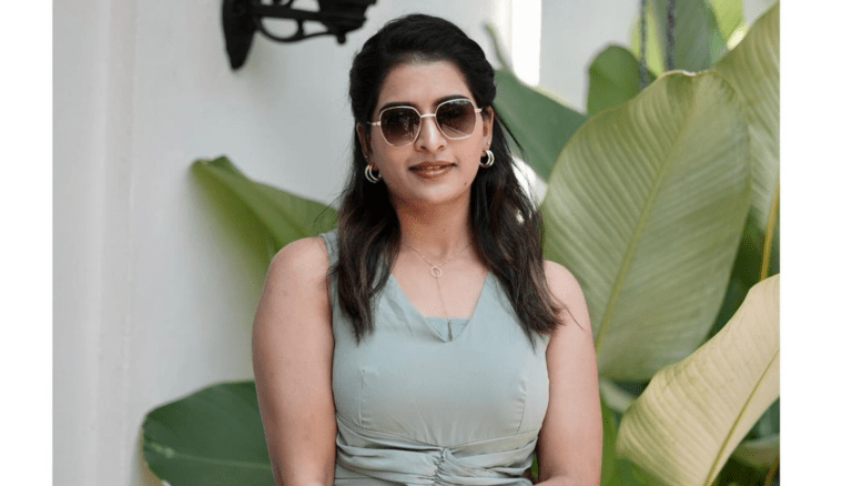 Anshu Reddy Looks Cool in Latest Clicks