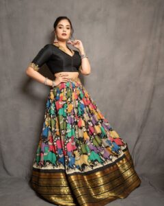 sreemukhi 