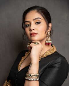 sreemukhi 