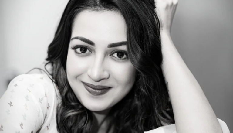 Catherine Tresa’s beauty knows no bounds.