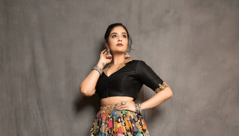 Sreemukhi looking as beautiful as ever in latest post.