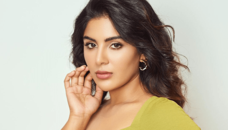 Always elegant Samyuktha Menon dazzles us again.