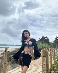 mouni roy