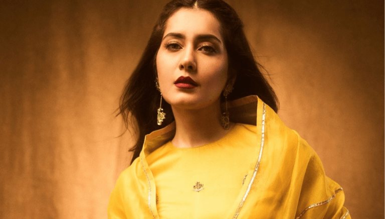 Raashii Khanna dazzles in her new pics!
