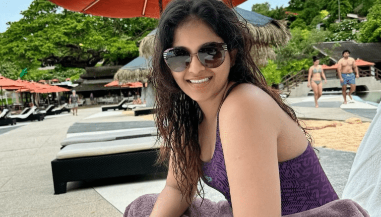 Anjali looking effortlessly chic in her latest snaps!