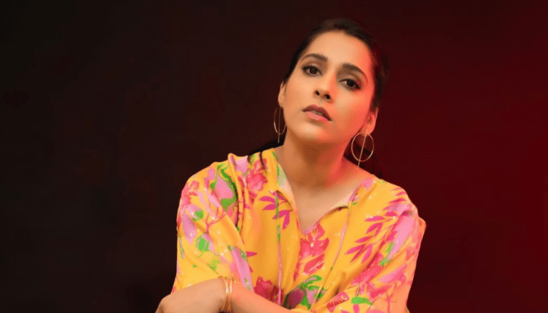 Rashmi Gautam dazzling as ever in her latest look!