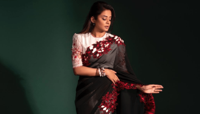 Priya Mani is radiating elegance in stunning look!