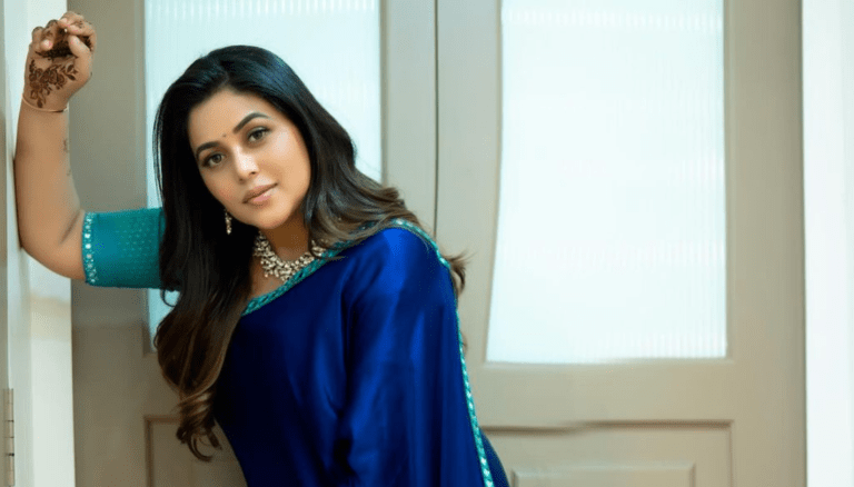 Purnaa always looks so effortlessly beautiful.