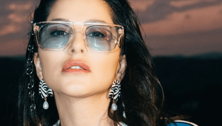 Sunny Leone looking stunningly radiant.