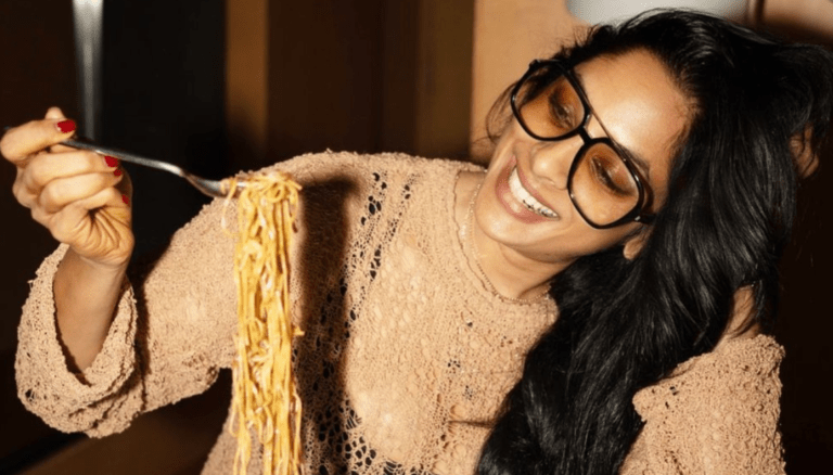 Sriya Reddy is simply mesmerizing.