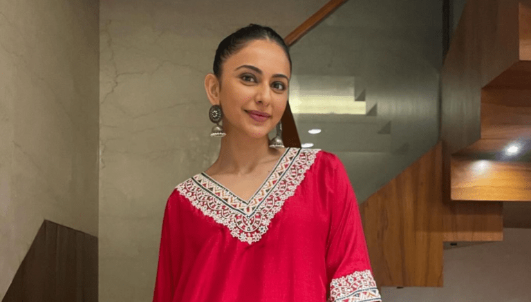 Rakul Singh dazzling us with her stunning look!