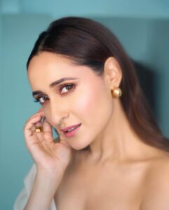 pragya jaiswal