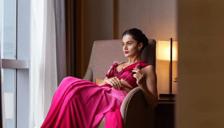 Taapsee looks enchanting as ever!