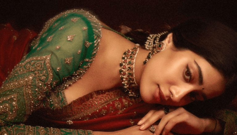 Janhvi Kapoor looking elegant and refined!