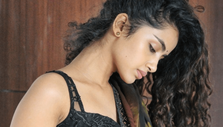 Anupama Parameswaran is effortlessly stunning!