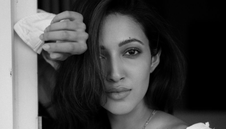 Neha Shetty looks as glamorous as ever!