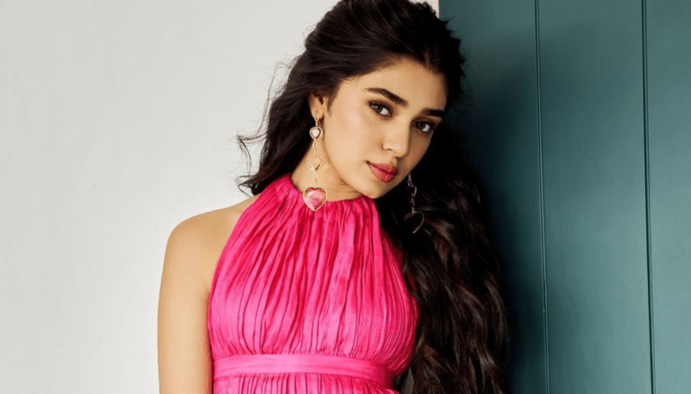 Krithi Shetty looks amazing in pink outfit!