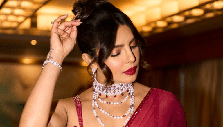 Priyanka Chopra looks effortlessly beautiful!