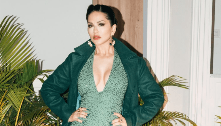 Sunny Leone looks absolutely gorgeous!