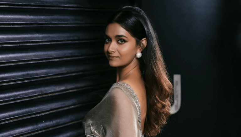 Keerthy Suresh looks lovely and elegant!