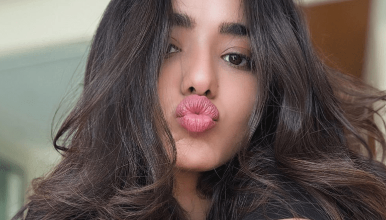 Ketika Sharma is effortlessly gorgeous here!