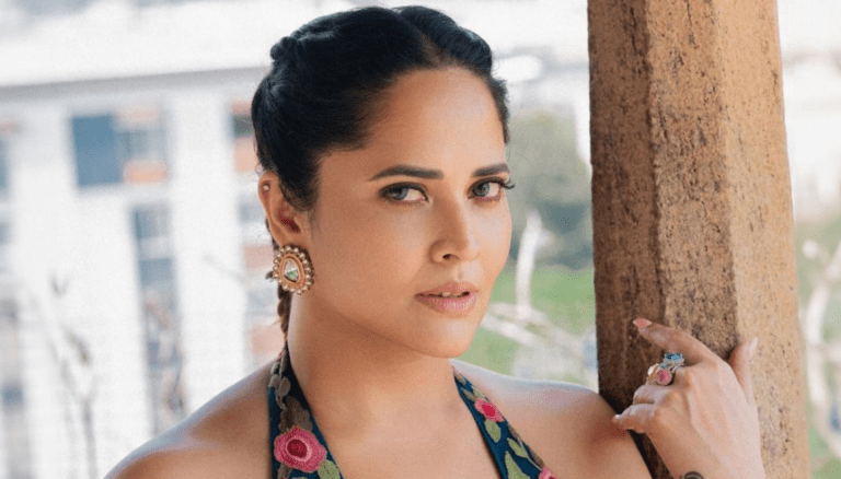 Anasuya Bharadwaj looks absolutely gorgeous!
