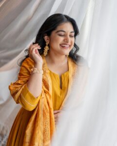 nivetha thomas