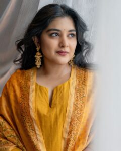 nivetha thomas