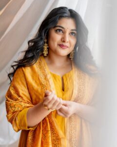 nivetha thomas