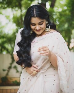 nivetha thomas