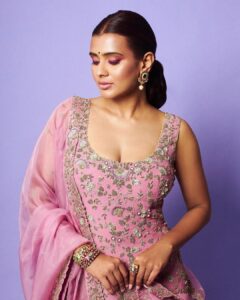 hebah patel 