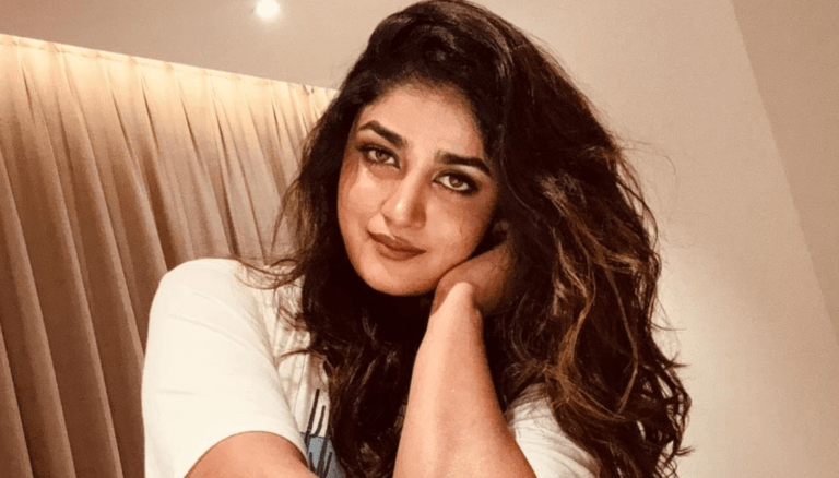 Dimple Hyati is glowing with beauty!