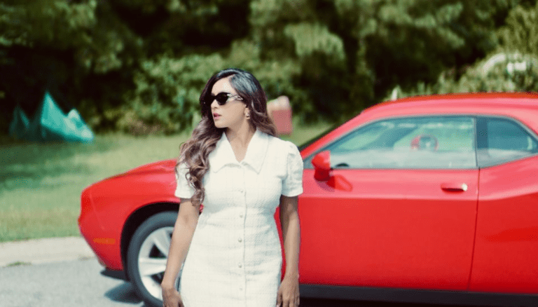 Vithika Sheru shines in this stunning look!