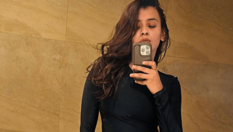 Hebah Patel is effortlessly gorgeous here!