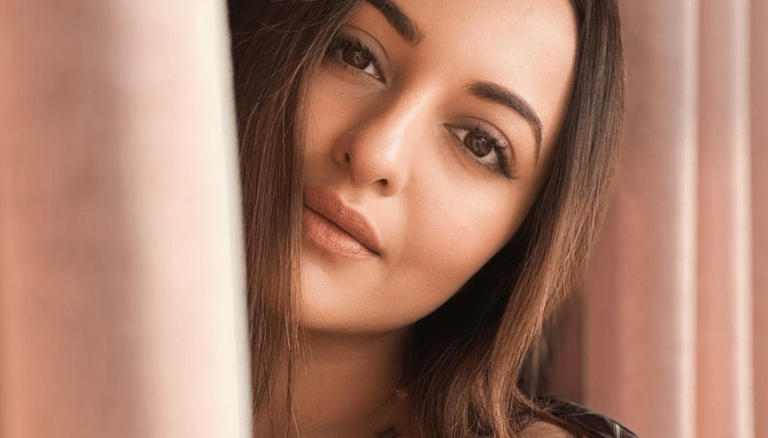 Sonakshi Sinha is simply stunning in this pic!