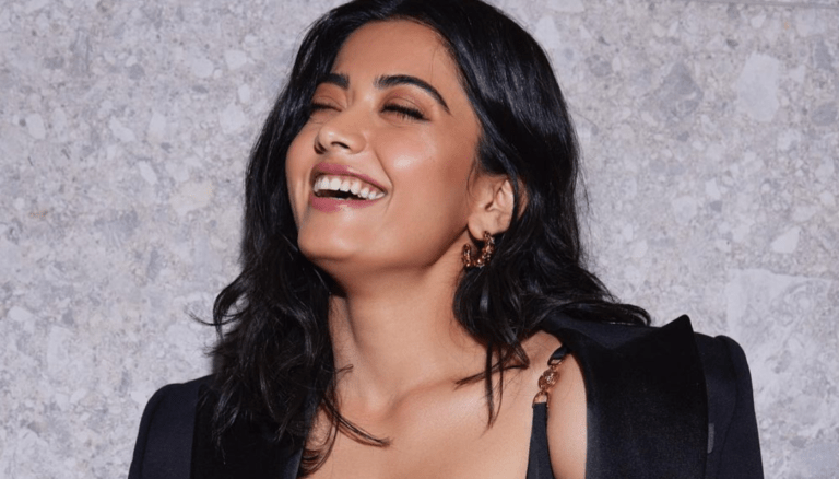 Rashmika Mandanna is looking fabulous in pics!