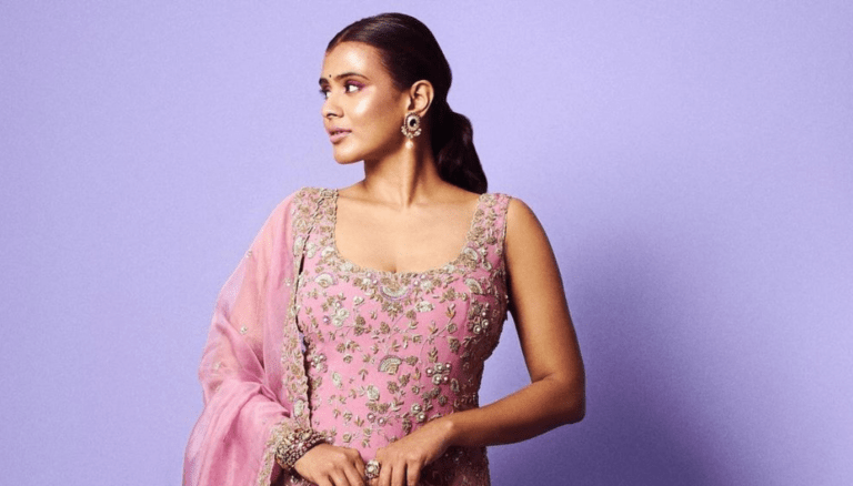 Hebah Patel looks stunning as ever!