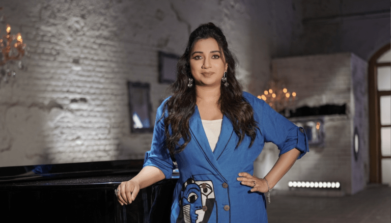 Shreya Ghoshal looks breathtakingly gorgeous!