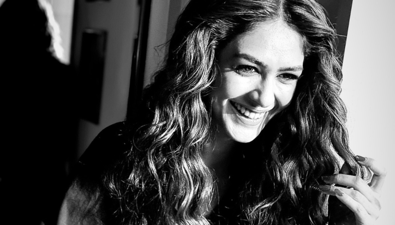 Mrunal Thakur elegance is timeless!