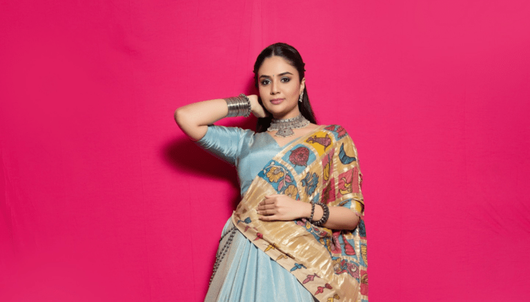 Sreemukhi radiates charm and grace!