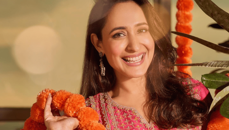 Pragya Jaiswal looks mesmerizingly beautiful!