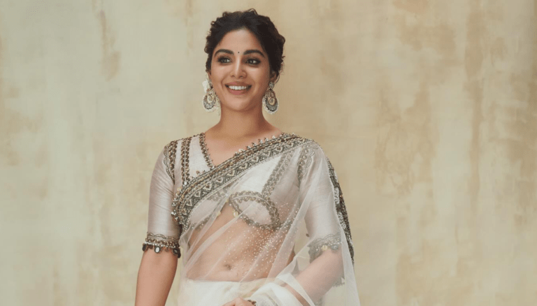 Samyuktha Menon looks fresh and fabulous!